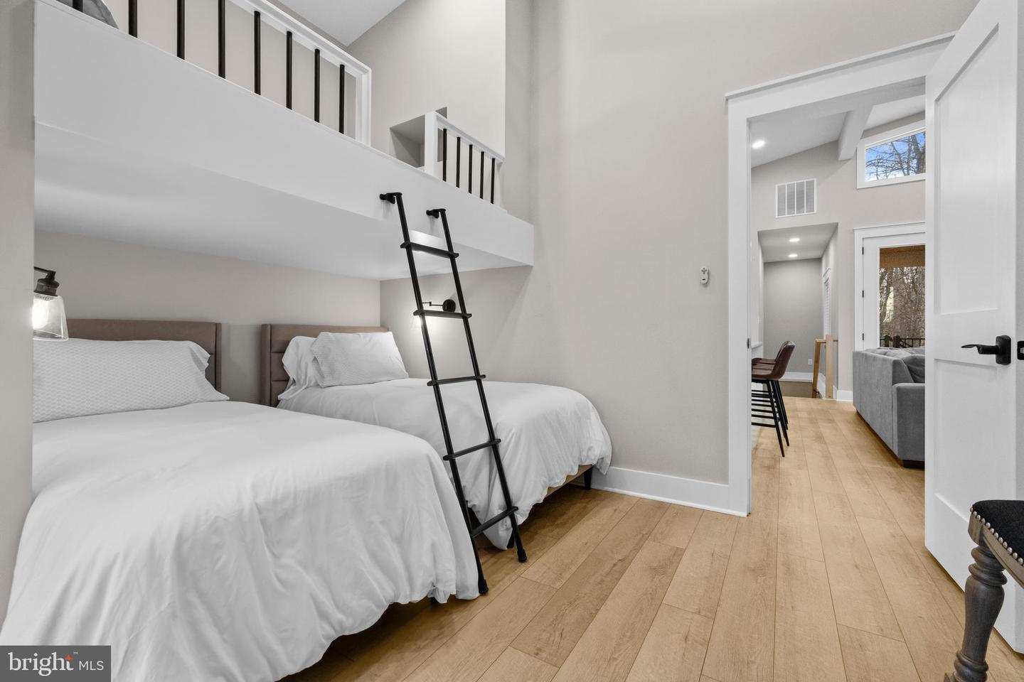 13549 HANGING ROCK LN, LOVETTSVILLE, Virginia 20180, 4 Bedrooms Bedrooms, ,4 BathroomsBathrooms,Residential,For sale,13549 HANGING ROCK LN,VALO2112946 MLS # VALO2112946