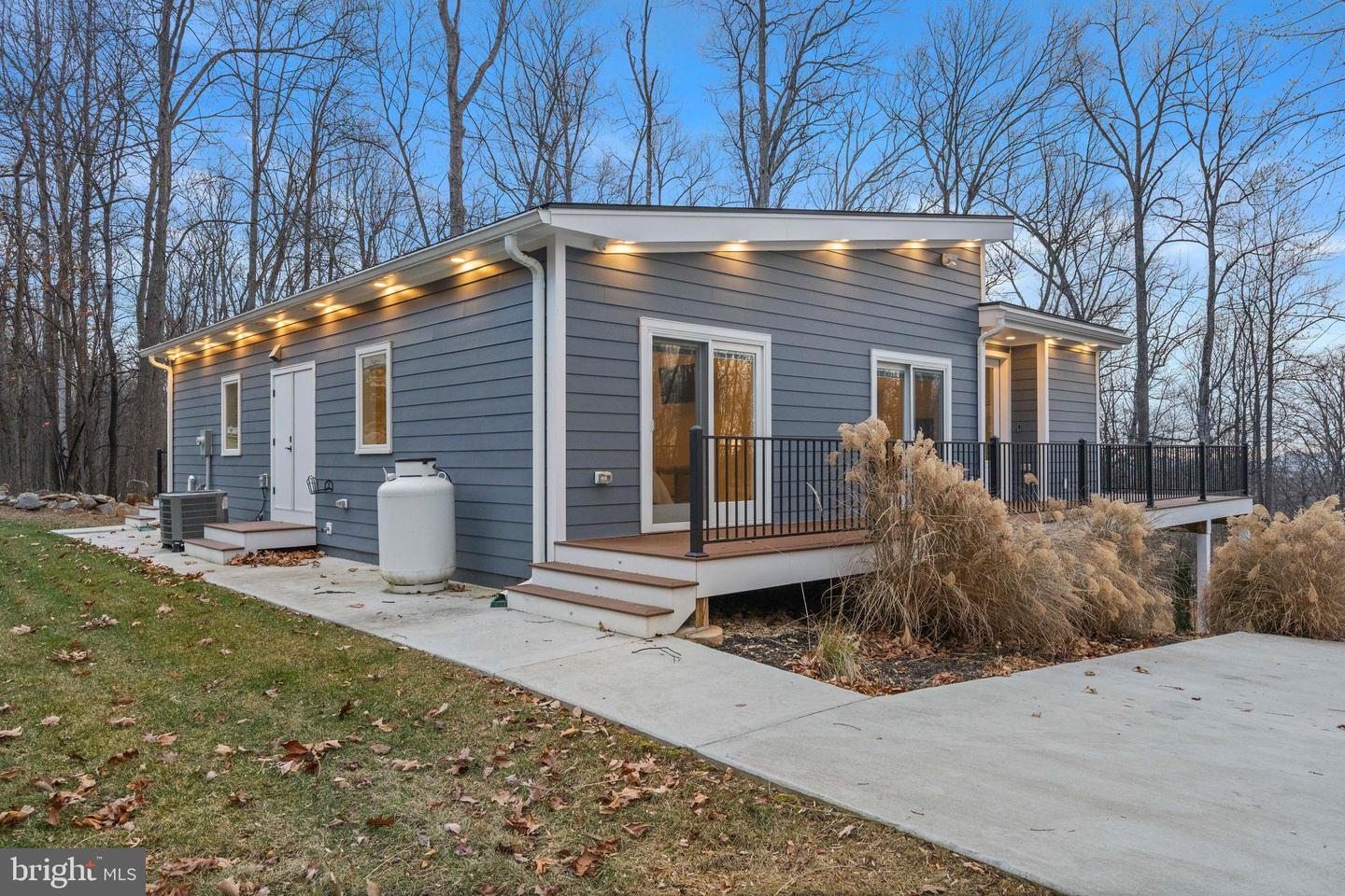 13549 HANGING ROCK LN, LOVETTSVILLE, Virginia 20180, 4 Bedrooms Bedrooms, ,4 BathroomsBathrooms,Residential,For sale,13549 HANGING ROCK LN,VALO2112946 MLS # VALO2112946