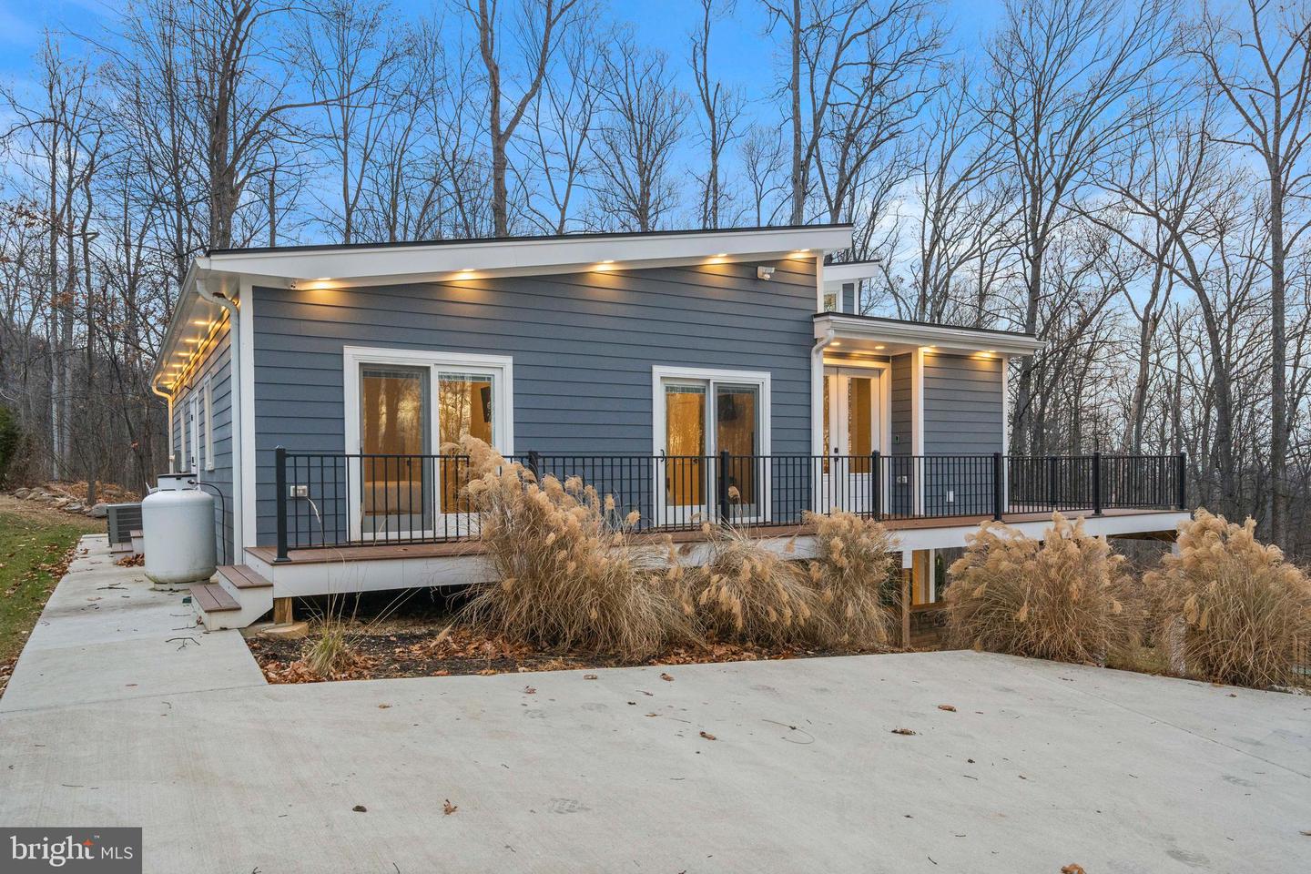 13549 HANGING ROCK LN, LOVETTSVILLE, Virginia 20180, 4 Bedrooms Bedrooms, ,4 BathroomsBathrooms,Residential,For sale,13549 HANGING ROCK LN,VALO2112946 MLS # VALO2112946