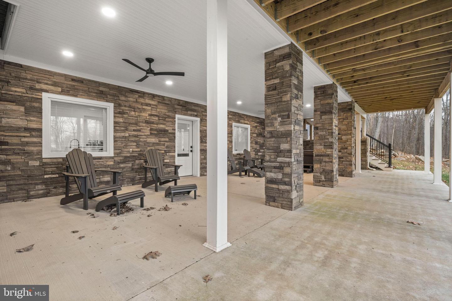 13549 HANGING ROCK LN, LOVETTSVILLE, Virginia 20180, 4 Bedrooms Bedrooms, ,4 BathroomsBathrooms,Residential,For sale,13549 HANGING ROCK LN,VALO2112946 MLS # VALO2112946