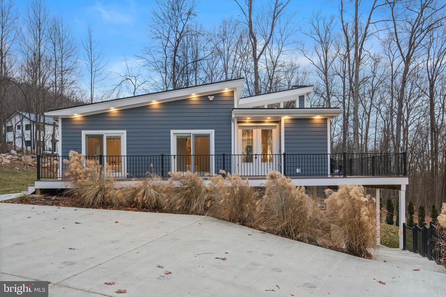 13549 HANGING ROCK LN, LOVETTSVILLE, Virginia 20180, 4 Bedrooms Bedrooms, ,4 BathroomsBathrooms,Residential,For sale,13549 HANGING ROCK LN,VALO2112946 MLS # VALO2112946