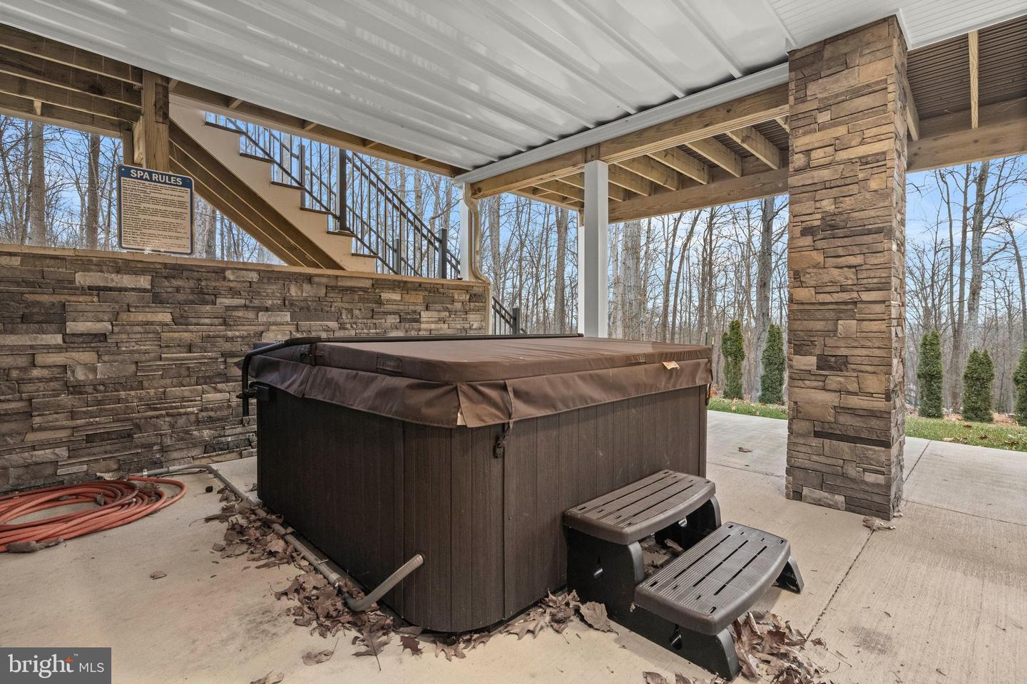 13549 HANGING ROCK LN, LOVETTSVILLE, Virginia 20180, 4 Bedrooms Bedrooms, ,4 BathroomsBathrooms,Residential,For sale,13549 HANGING ROCK LN,VALO2112946 MLS # VALO2112946