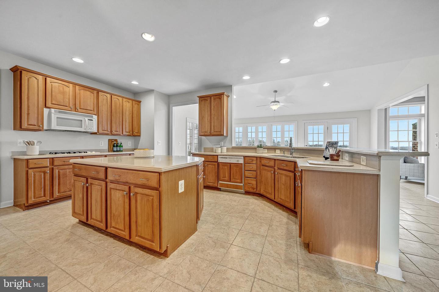 40452 HICKORY RIDGE PL, ALDIE, Virginia 20105, 4 Bedrooms Bedrooms, 19 Rooms Rooms,3 BathroomsBathrooms,Residential,For sale,40452 HICKORY RIDGE PL,VALO2112950 MLS # VALO2112950