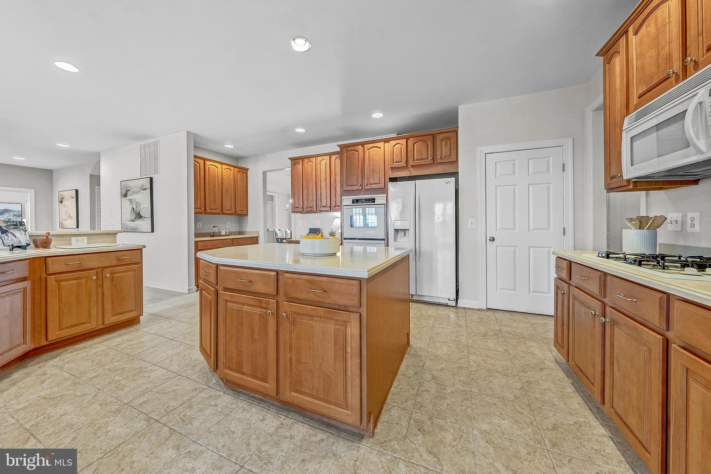 40452 HICKORY RIDGE PL, ALDIE, Virginia 20105, 4 Bedrooms Bedrooms, 19 Rooms Rooms,3 BathroomsBathrooms,Residential,For sale,40452 HICKORY RIDGE PL,VALO2112950 MLS # VALO2112950