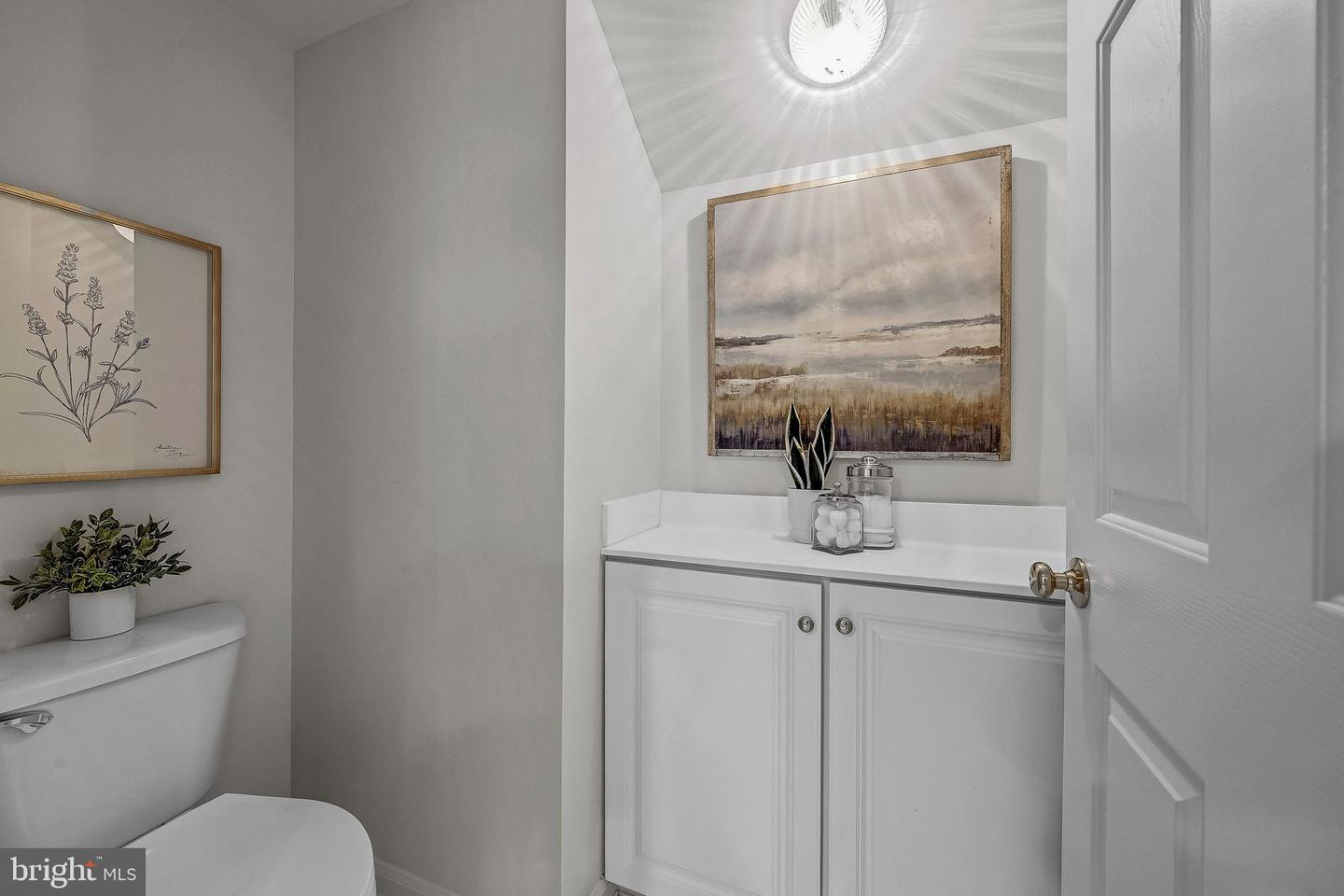 40452 HICKORY RIDGE PL, ALDIE, Virginia 20105, 4 Bedrooms Bedrooms, 19 Rooms Rooms,3 BathroomsBathrooms,Residential,For sale,40452 HICKORY RIDGE PL,VALO2112950 MLS # VALO2112950