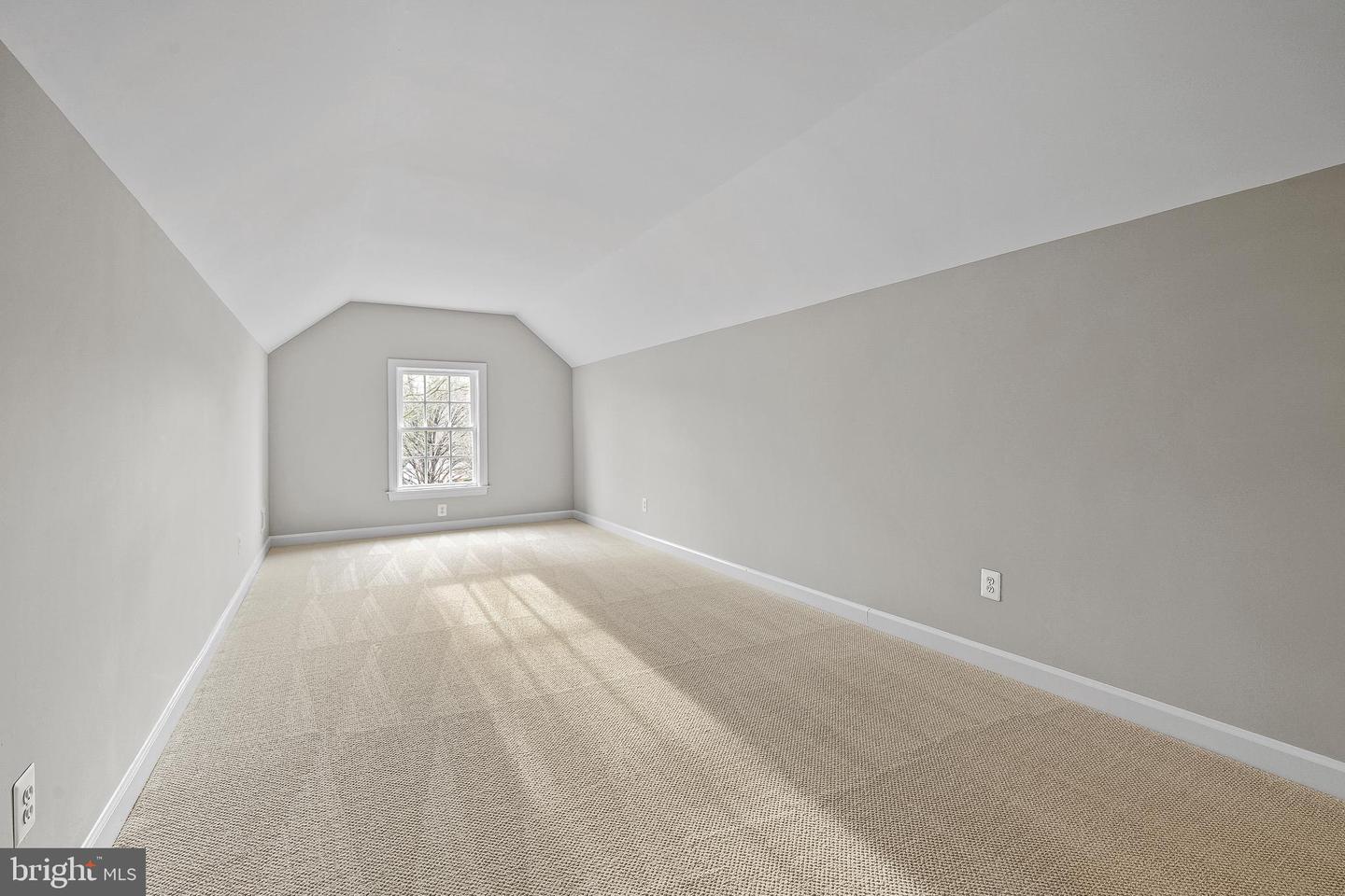 40452 HICKORY RIDGE PL, ALDIE, Virginia 20105, 4 Bedrooms Bedrooms, 19 Rooms Rooms,3 BathroomsBathrooms,Residential,For sale,40452 HICKORY RIDGE PL,VALO2112950 MLS # VALO2112950