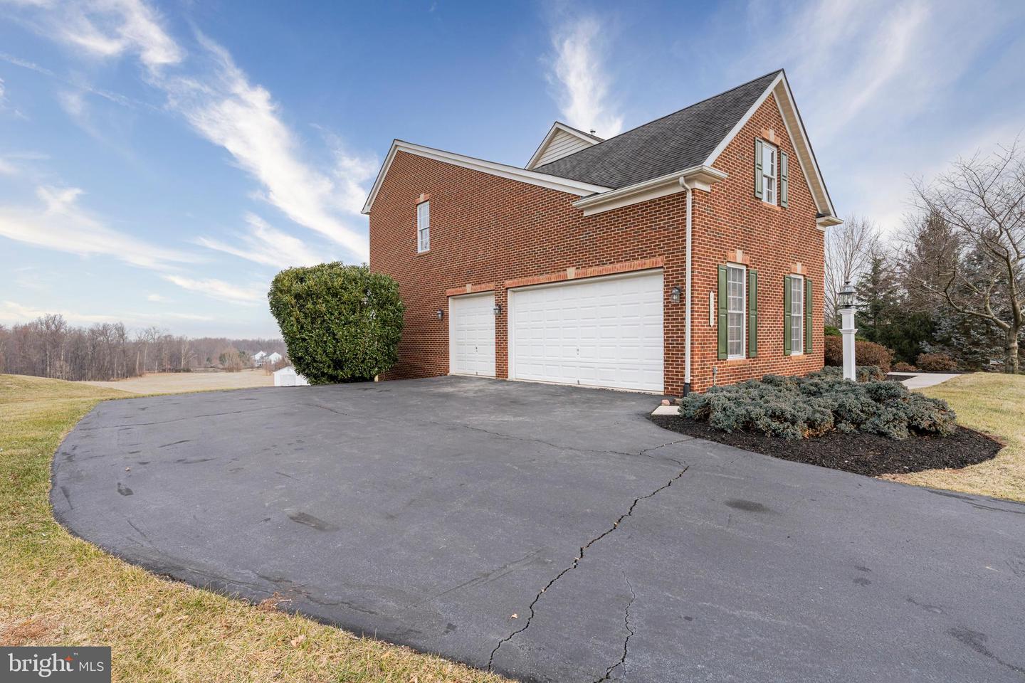 40452 HICKORY RIDGE PL, ALDIE, Virginia 20105, 4 Bedrooms Bedrooms, 19 Rooms Rooms,3 BathroomsBathrooms,Residential,For sale,40452 HICKORY RIDGE PL,VALO2112950 MLS # VALO2112950