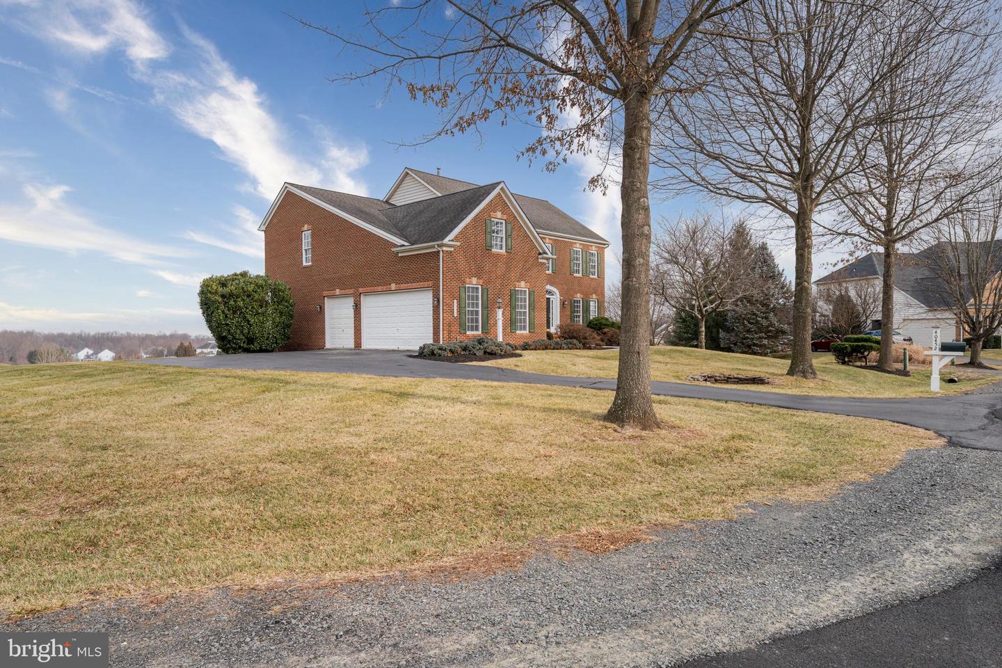 40452 HICKORY RIDGE PL, ALDIE, Virginia 20105, 4 Bedrooms Bedrooms, 19 Rooms Rooms,3 BathroomsBathrooms,Residential,For sale,40452 HICKORY RIDGE PL,VALO2112950 MLS # VALO2112950