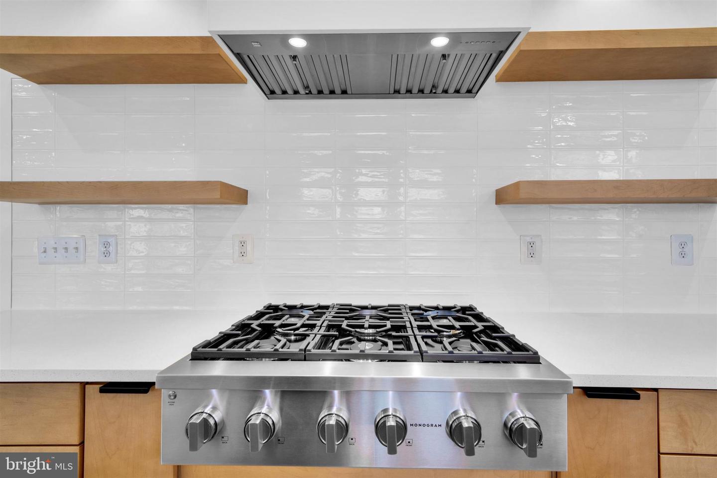 2021 NORDLIE PL, FALLS CHURCH, Virginia 22043, 6 Bedrooms Bedrooms, ,5 BathroomsBathrooms,Residential,For sale,2021 NORDLIE PL,VAFX2283276 MLS # VAFX2283276