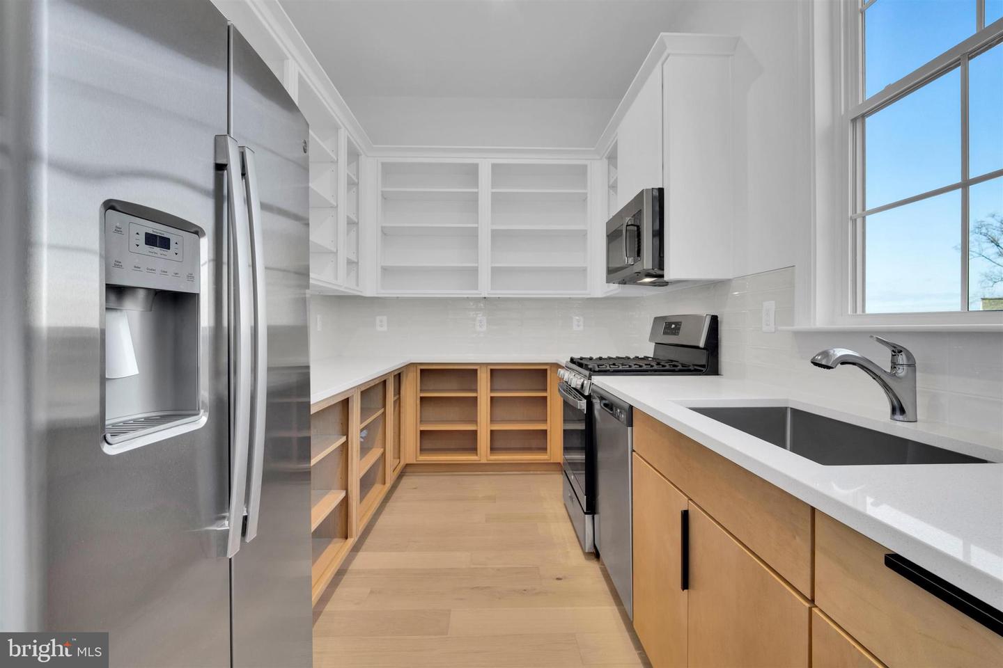 2021 NORDLIE PL, FALLS CHURCH, Virginia 22043, 6 Bedrooms Bedrooms, ,5 BathroomsBathrooms,Residential,For sale,2021 NORDLIE PL,VAFX2283276 MLS # VAFX2283276