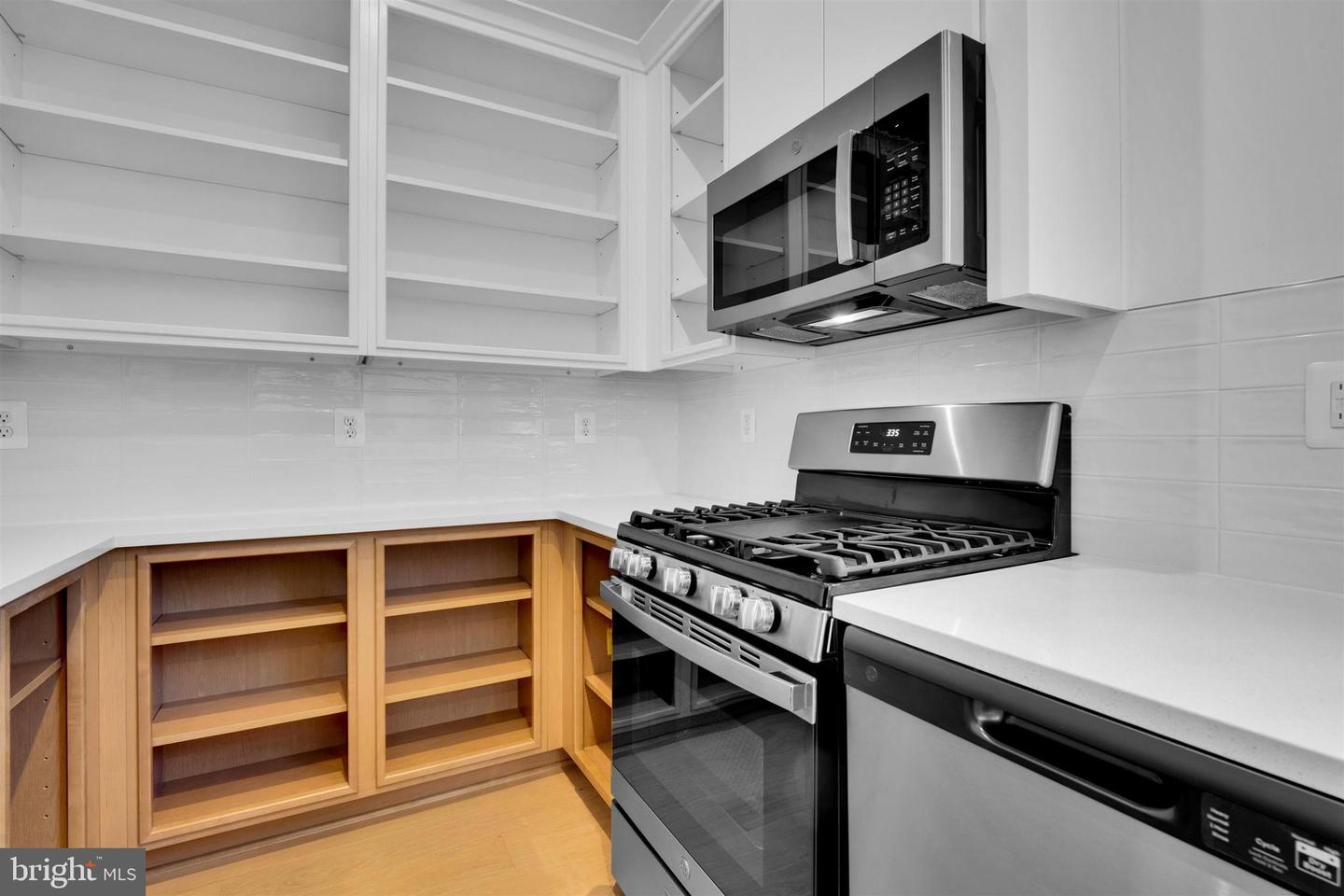 2021 NORDLIE PL, FALLS CHURCH, Virginia 22043, 6 Bedrooms Bedrooms, ,5 BathroomsBathrooms,Residential,For sale,2021 NORDLIE PL,VAFX2283276 MLS # VAFX2283276