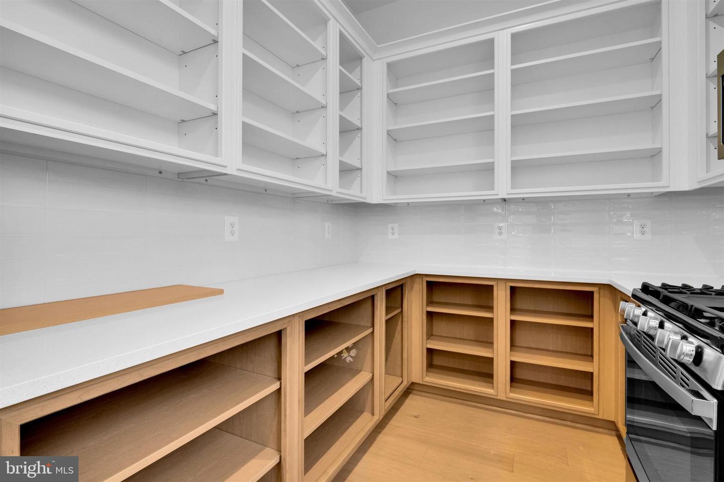 2021 NORDLIE PL, FALLS CHURCH, Virginia 22043, 6 Bedrooms Bedrooms, ,5 BathroomsBathrooms,Residential,For sale,2021 NORDLIE PL,VAFX2283276 MLS # VAFX2283276