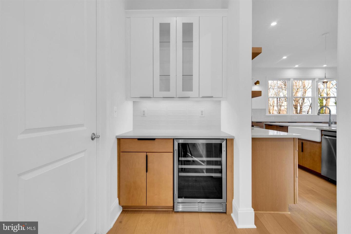 2021 NORDLIE PL, FALLS CHURCH, Virginia 22043, 6 Bedrooms Bedrooms, ,5 BathroomsBathrooms,Residential,For sale,2021 NORDLIE PL,VAFX2283276 MLS # VAFX2283276