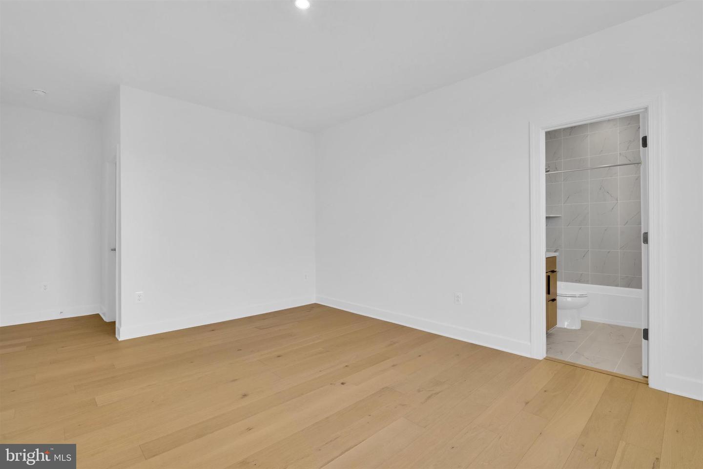 2021 NORDLIE PL, FALLS CHURCH, Virginia 22043, 6 Bedrooms Bedrooms, ,5 BathroomsBathrooms,Residential,For sale,2021 NORDLIE PL,VAFX2283276 MLS # VAFX2283276