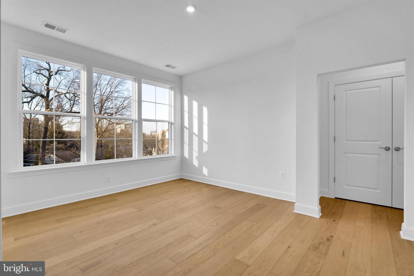 2021 NORDLIE PL, FALLS CHURCH, Virginia 22043, 6 Bedrooms Bedrooms, ,5 BathroomsBathrooms,Residential,For sale,2021 NORDLIE PL,VAFX2283276 MLS # VAFX2283276