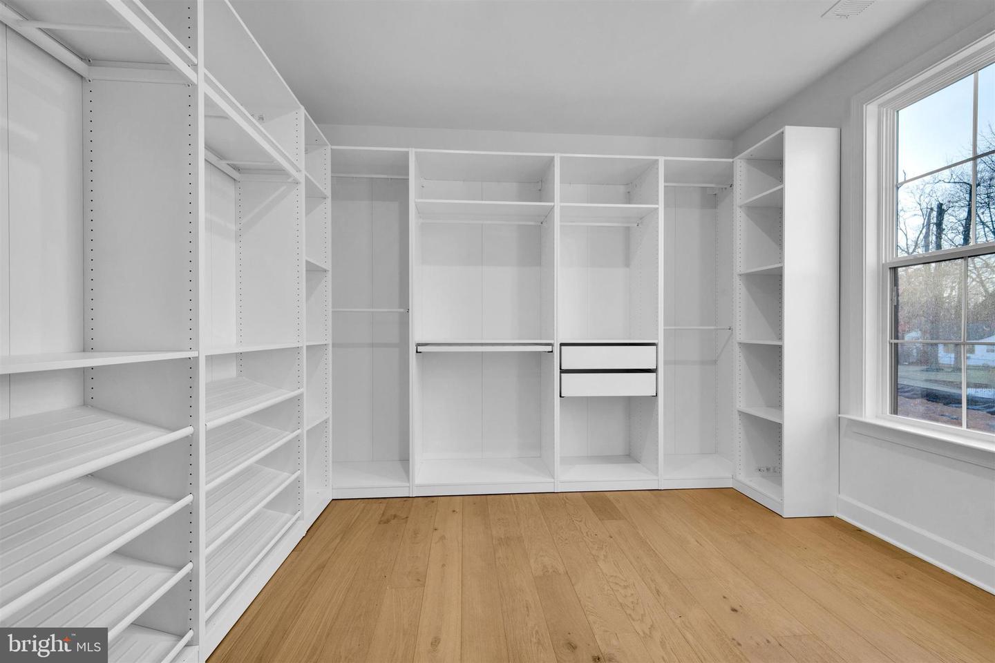 2021 NORDLIE PL, FALLS CHURCH, Virginia 22043, 6 Bedrooms Bedrooms, ,5 BathroomsBathrooms,Residential,For sale,2021 NORDLIE PL,VAFX2283276 MLS # VAFX2283276