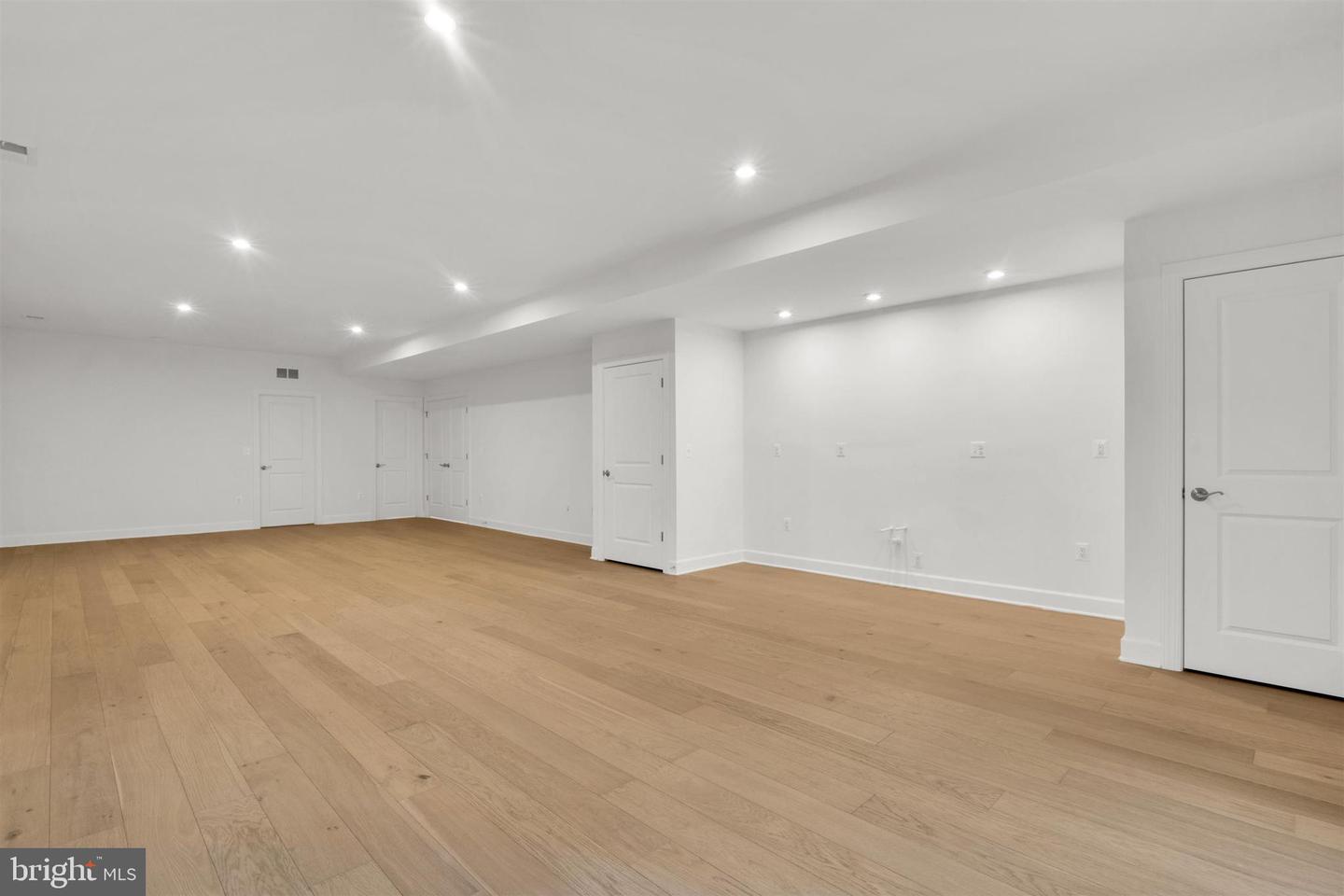 2021 NORDLIE PL, FALLS CHURCH, Virginia 22043, 6 Bedrooms Bedrooms, ,5 BathroomsBathrooms,Residential,For sale,2021 NORDLIE PL,VAFX2283276 MLS # VAFX2283276