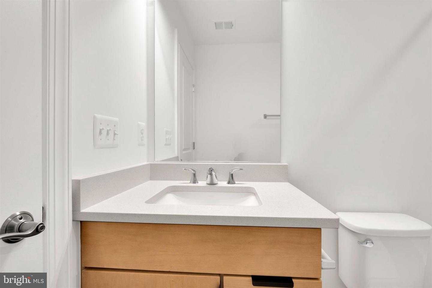 2021 NORDLIE PL, FALLS CHURCH, Virginia 22043, 6 Bedrooms Bedrooms, ,5 BathroomsBathrooms,Residential,For sale,2021 NORDLIE PL,VAFX2283276 MLS # VAFX2283276