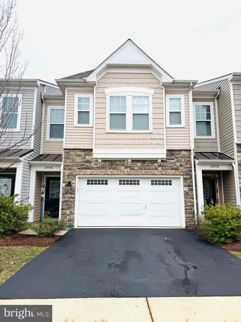 23550 KINGSDALE TER, BRAMBLETON, Virginia 20148, 3 Bedrooms Bedrooms, ,2 BathroomsBathrooms,Residential,For sale,23550 KINGSDALE TER,VALO2112970 MLS # VALO2112970