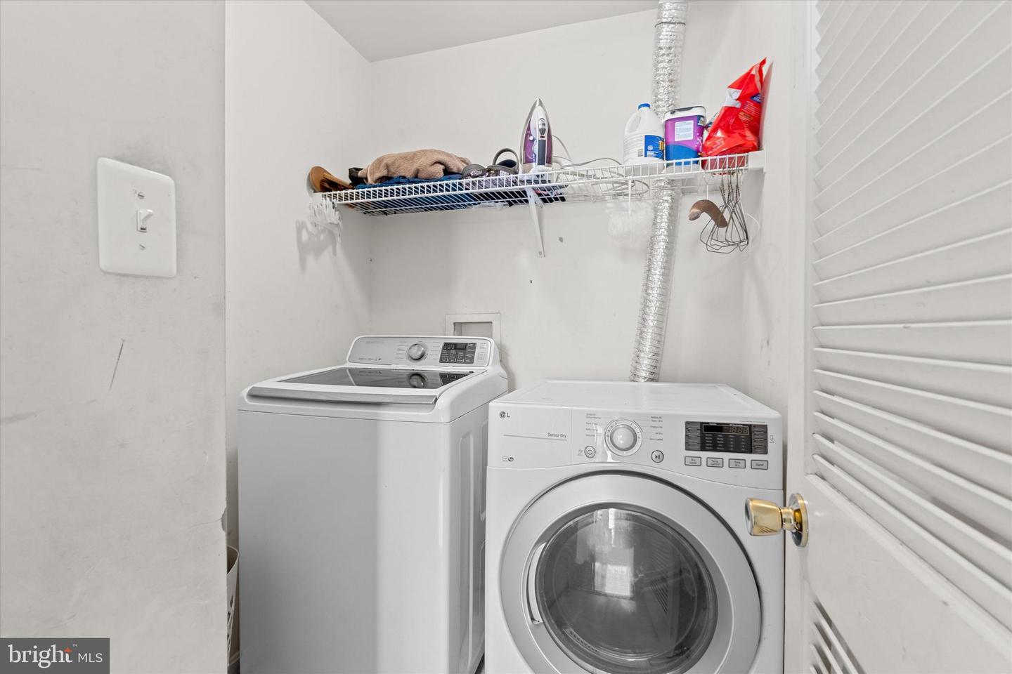 8599 DUTCHMAN CT, MANASSAS, Virginia 20110, 5 Bedrooms Bedrooms, ,3 BathroomsBathrooms,Residential,For sale,8599 DUTCHMAN CT,VAMN2009848 MLS # VAMN2009848