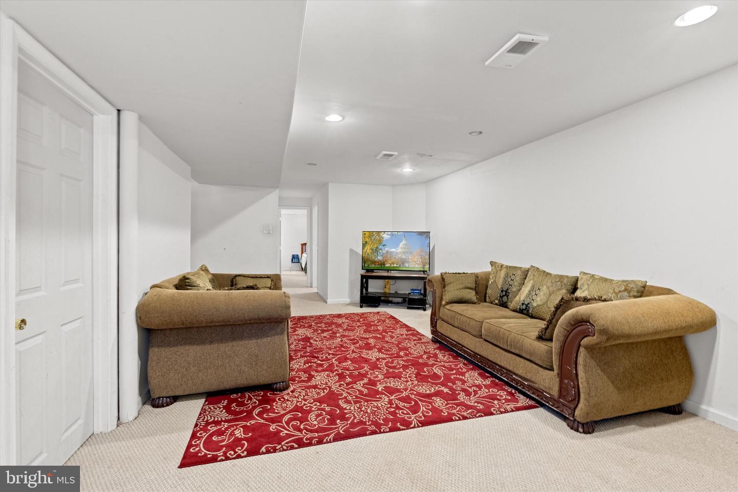 8599 DUTCHMAN CT, MANASSAS, Virginia 20110, 5 Bedrooms Bedrooms, ,3 BathroomsBathrooms,Residential,For sale,8599 DUTCHMAN CT,VAMN2009848 MLS # VAMN2009848