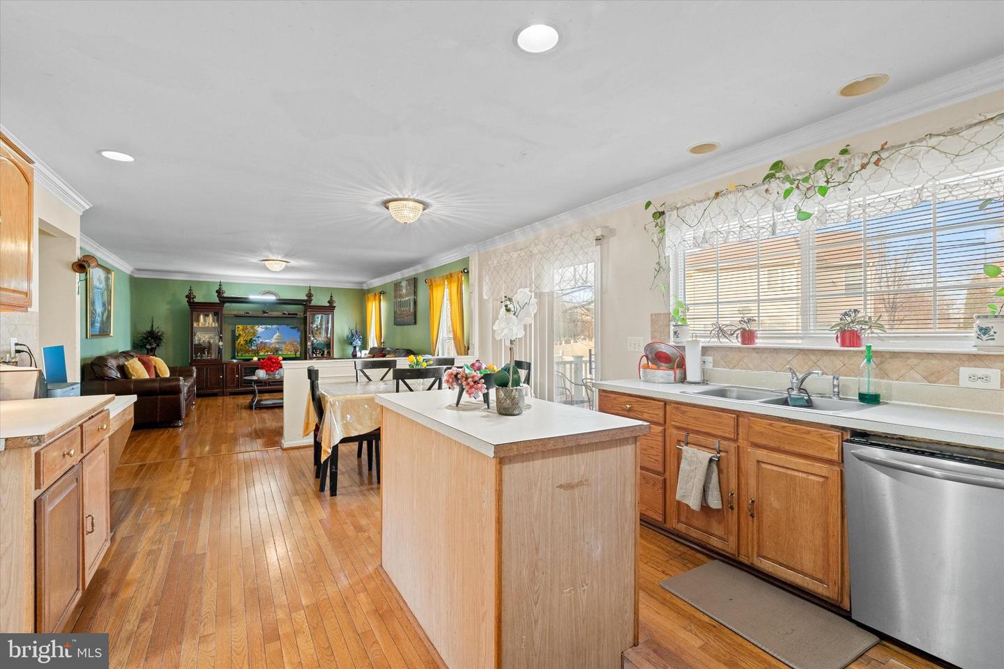 8599 DUTCHMAN CT, MANASSAS, Virginia 20110, 5 Bedrooms Bedrooms, ,3 BathroomsBathrooms,Residential,For sale,8599 DUTCHMAN CT,VAMN2009848 MLS # VAMN2009848