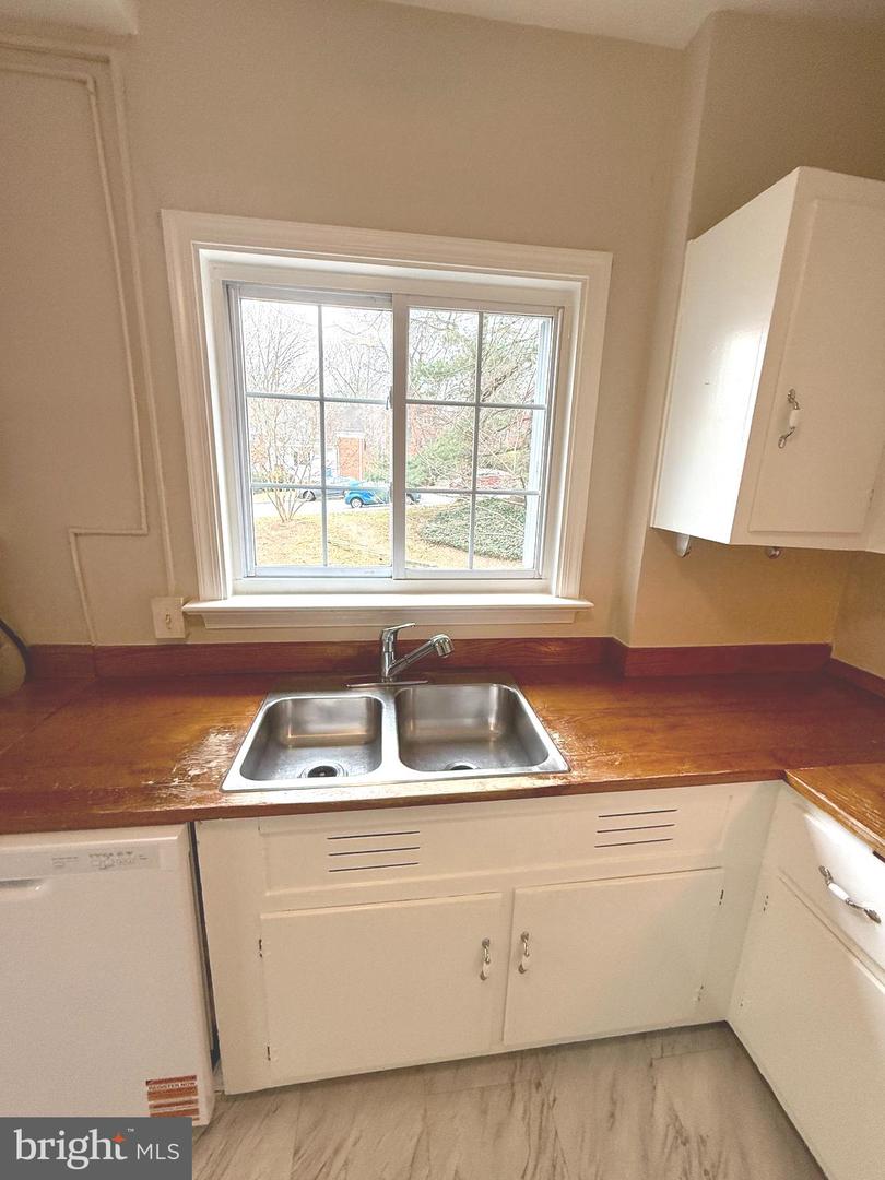 3516 MARTHA CUSTIS DR, ALEXANDRIA, Virginia 22302, 1 Bedroom Bedrooms, ,1 BathroomBathrooms,Residential,For sale,3516 MARTHA CUSTIS DR,VAAX2052650 MLS # VAAX2052650