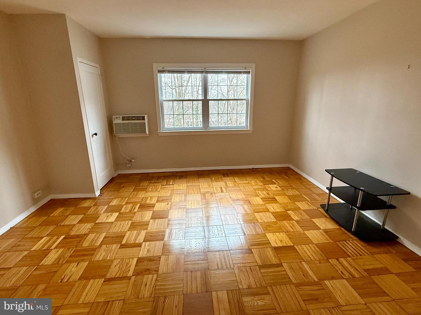 3516 MARTHA CUSTIS DR, ALEXANDRIA, Virginia 22302, 1 Bedroom Bedrooms, ,1 BathroomBathrooms,Residential,For sale,3516 MARTHA CUSTIS DR,VAAX2052650 MLS # VAAX2052650