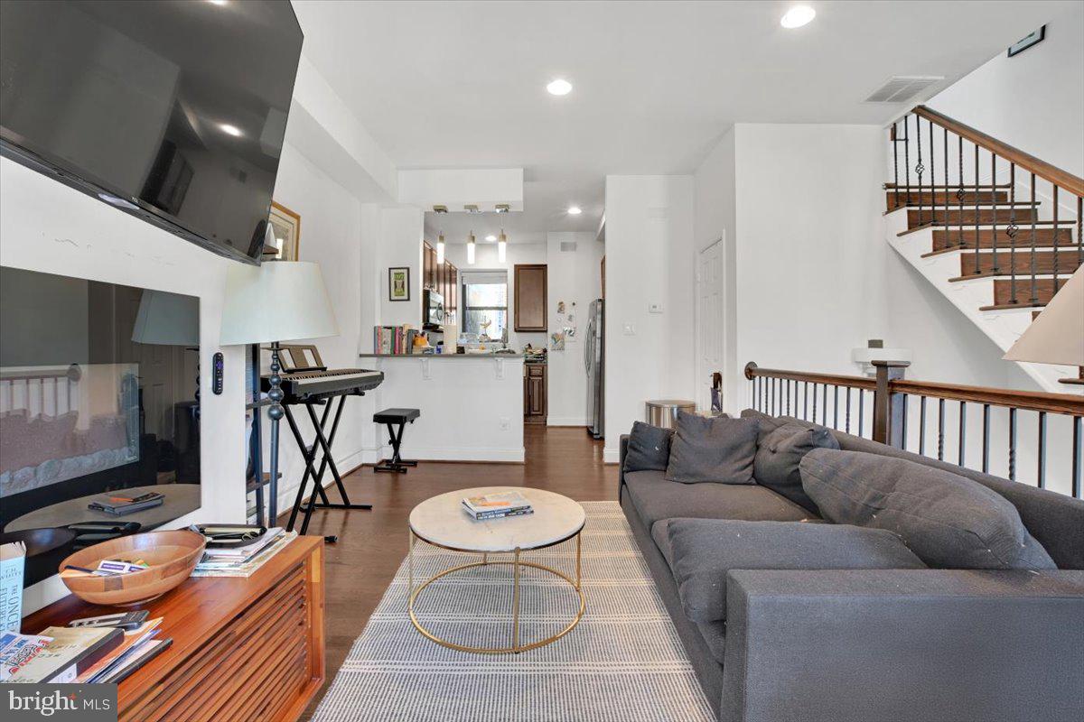 1614 15TH ST NW, WASHINGTON, District Of Columbia 20009, 6 Bedrooms Bedrooms, ,4 BathroomsBathrooms,Residential,For sale,1614 15TH ST NW,DCDC2236530 MLS # DCDC2236530