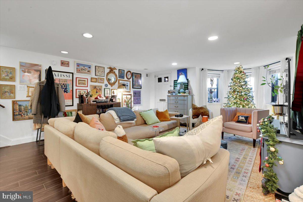 1614 15TH ST NW, WASHINGTON, District Of Columbia 20009, 6 Bedrooms Bedrooms, ,4 BathroomsBathrooms,Residential,For sale,1614 15TH ST NW,DCDC2236530 MLS # DCDC2236530