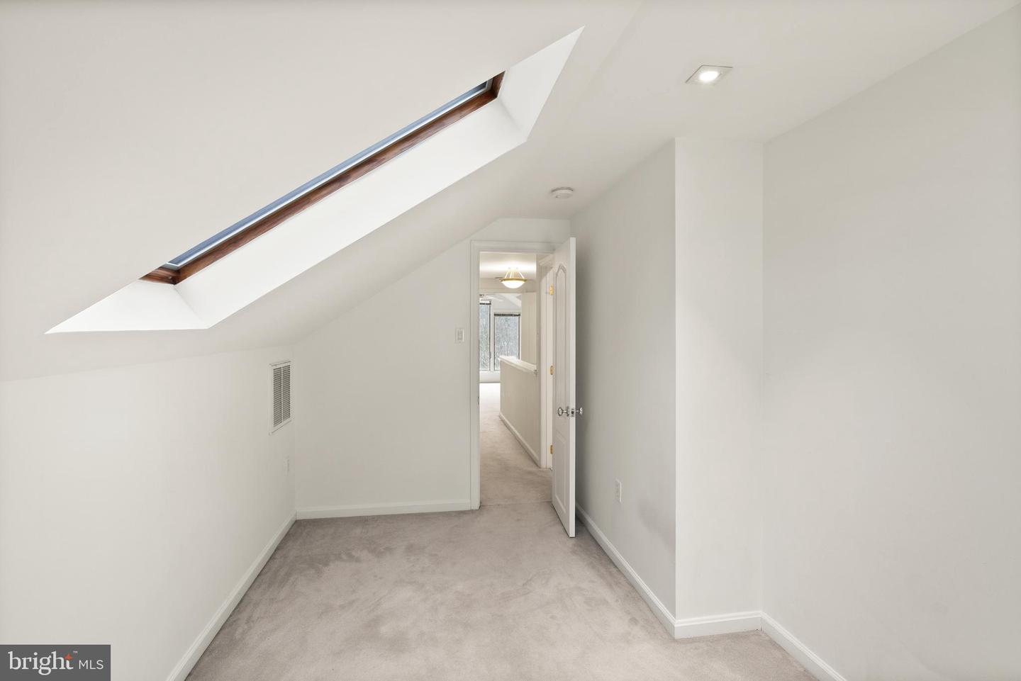 2928 HUNTER RD, FAIRFAX, Virginia 22031, 4 Bedrooms Bedrooms, ,3 BathroomsBathrooms,Residential,For sale,2928 HUNTER RD,VAFX2283620 MLS # VAFX2283620