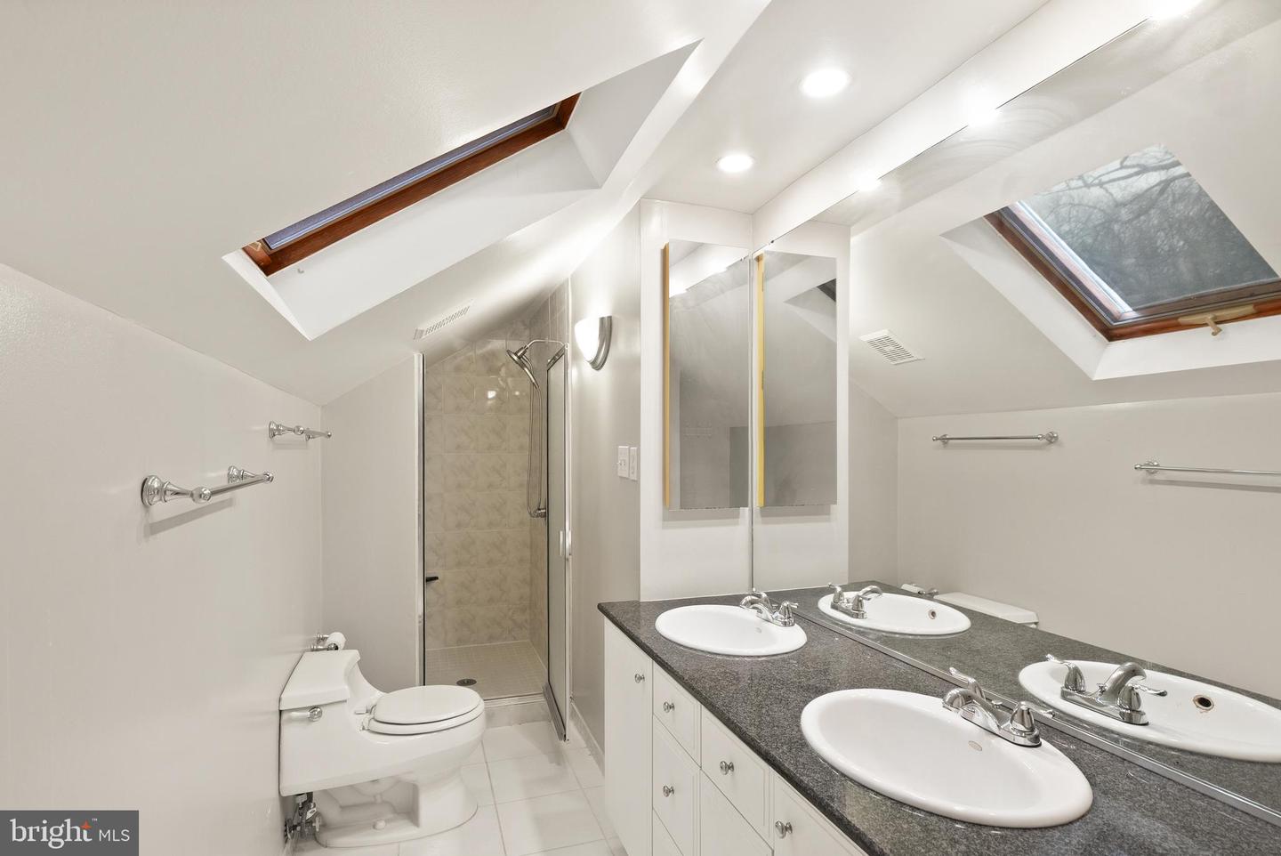 2928 HUNTER RD, FAIRFAX, Virginia 22031, 4 Bedrooms Bedrooms, ,3 BathroomsBathrooms,Residential,For sale,2928 HUNTER RD,VAFX2283620 MLS # VAFX2283620