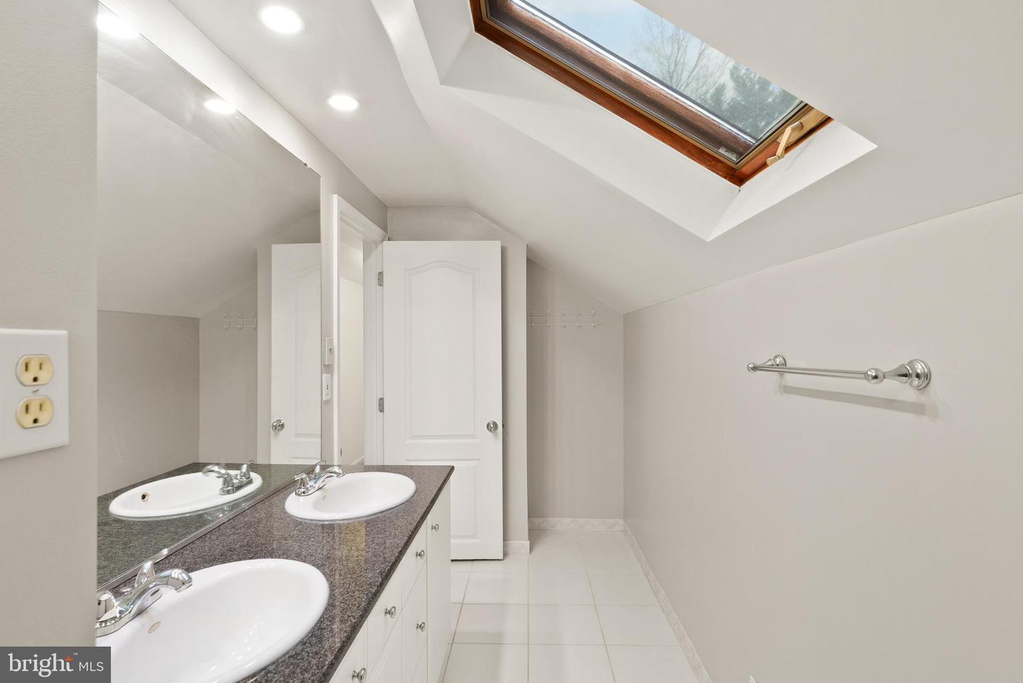 2928 HUNTER RD, FAIRFAX, Virginia 22031, 4 Bedrooms Bedrooms, ,3 BathroomsBathrooms,Residential,For sale,2928 HUNTER RD,VAFX2283620 MLS # VAFX2283620