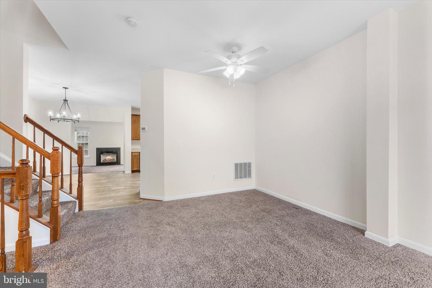 2509 OAK TREE LN, WOODBRIDGE, Virginia 22191, 3 Bedrooms Bedrooms, ,2 BathroomsBathrooms,Residential,For sale,2509 OAK TREE LN,VAPW2109704 MLS # VAPW2109704