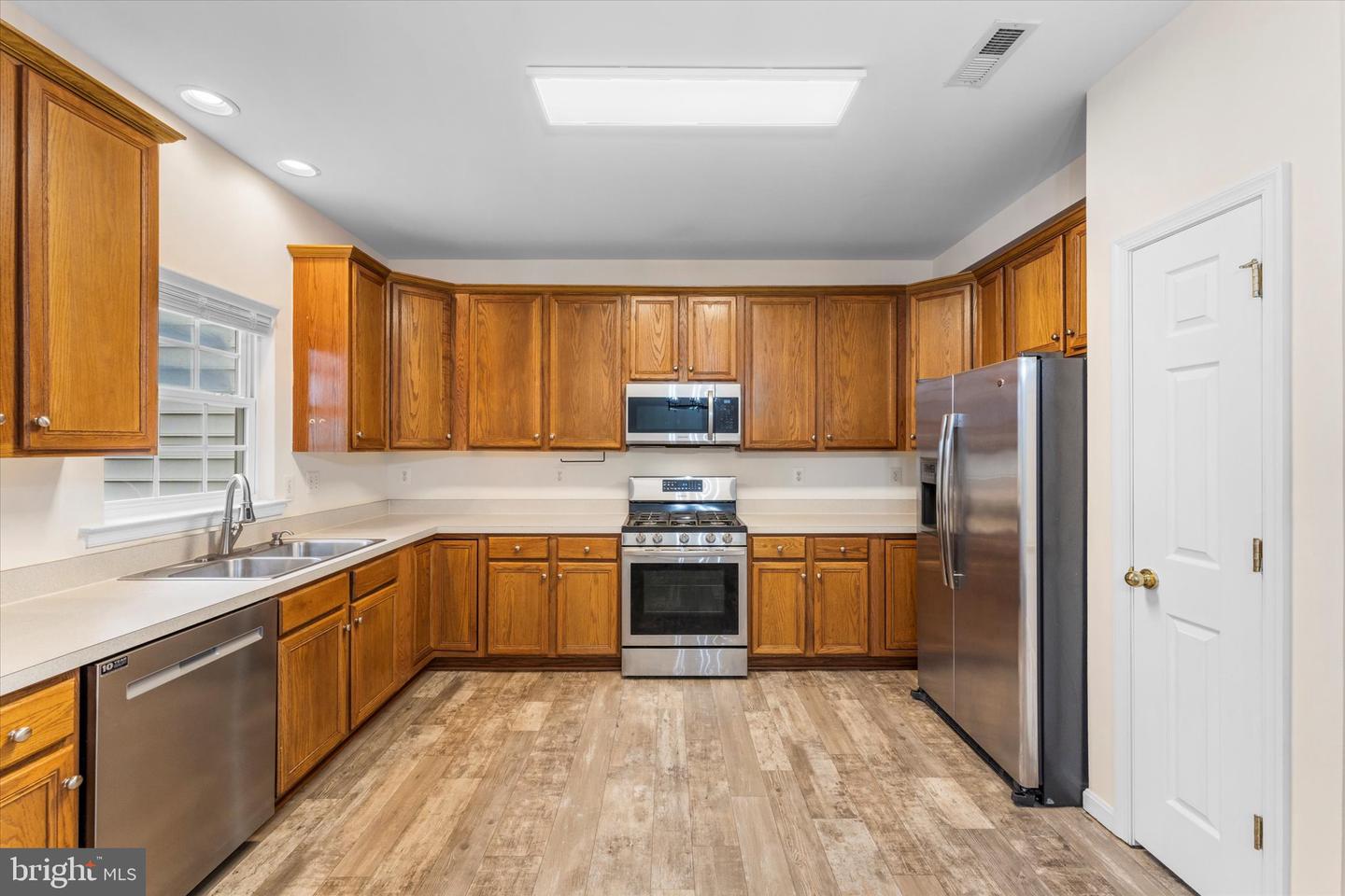 2509 OAK TREE LN, WOODBRIDGE, Virginia 22191, 3 Bedrooms Bedrooms, ,2 BathroomsBathrooms,Residential,For sale,2509 OAK TREE LN,VAPW2109704 MLS # VAPW2109704