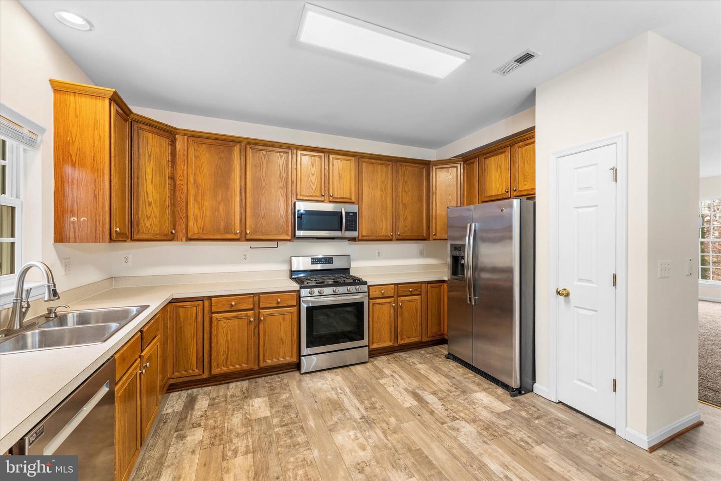 2509 OAK TREE LN, WOODBRIDGE, Virginia 22191, 3 Bedrooms Bedrooms, ,2 BathroomsBathrooms,Residential,For sale,2509 OAK TREE LN,VAPW2109704 MLS # VAPW2109704