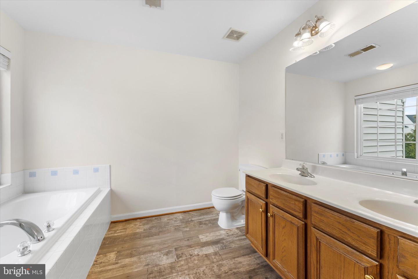 2509 OAK TREE LN, WOODBRIDGE, Virginia 22191, 3 Bedrooms Bedrooms, ,2 BathroomsBathrooms,Residential,For sale,2509 OAK TREE LN,VAPW2109704 MLS # VAPW2109704