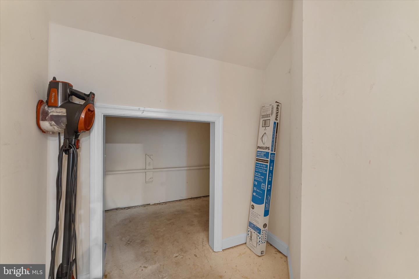 2509 OAK TREE LN, WOODBRIDGE, Virginia 22191, 3 Bedrooms Bedrooms, ,2 BathroomsBathrooms,Residential,For sale,2509 OAK TREE LN,VAPW2109704 MLS # VAPW2109704