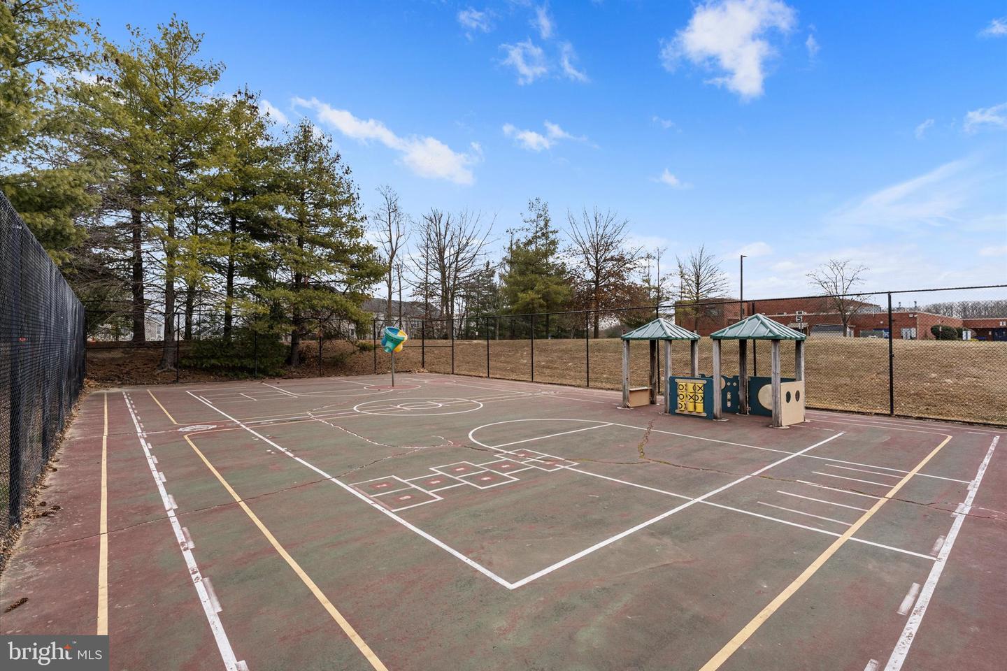 2509 OAK TREE LN, WOODBRIDGE, Virginia 22191, 3 Bedrooms Bedrooms, ,2 BathroomsBathrooms,Residential,For sale,2509 OAK TREE LN,VAPW2109704 MLS # VAPW2109704