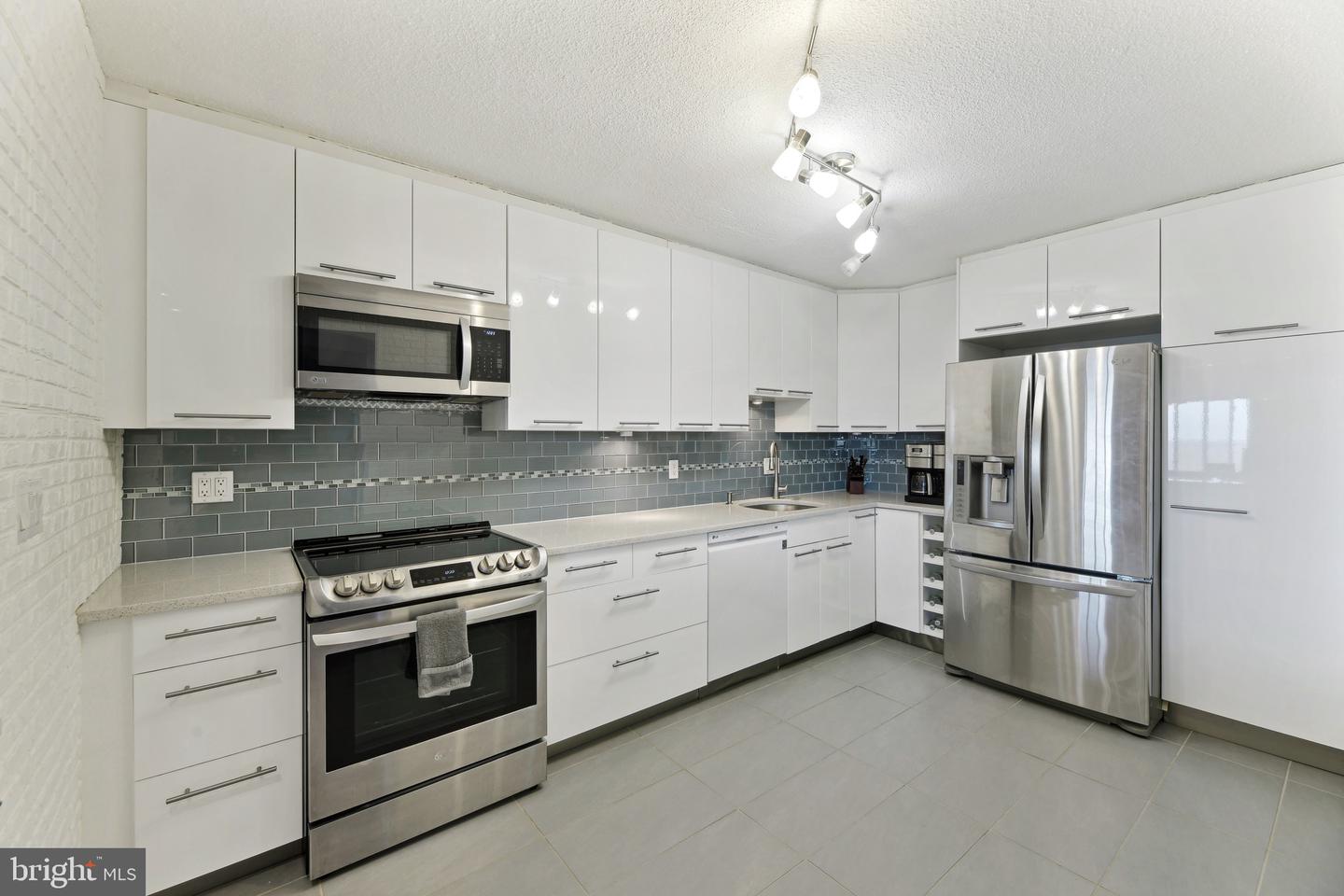 8380 GREENSBORO DR #322, MCLEAN, Virginia 22102, 2 Bedrooms Bedrooms, ,2 BathroomsBathrooms,Residential,For sale,8380 GREENSBORO DR #322,VAFX2283694 MLS # VAFX2283694 8380 GREENSBORO DR #322, MCLEAN, Virginia 22102, 2 Bedrooms Bedrooms, ,2 BathroomsBathrooms,Residential,For sale,8380 GREENSBORO DR #322,VAFX2283694 MLS # VAFX2283694