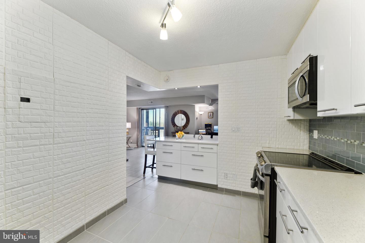 8380 GREENSBORO DR #322, MCLEAN, Virginia 22102, 2 Bedrooms Bedrooms, ,2 BathroomsBathrooms,Residential,For sale,8380 GREENSBORO DR #322,VAFX2283694 MLS # VAFX2283694 8380 GREENSBORO DR #322, MCLEAN, Virginia 22102, 2 Bedrooms Bedrooms, ,2 BathroomsBathrooms,Residential,For sale,8380 GREENSBORO DR #322,VAFX2283694 MLS # VAFX2283694