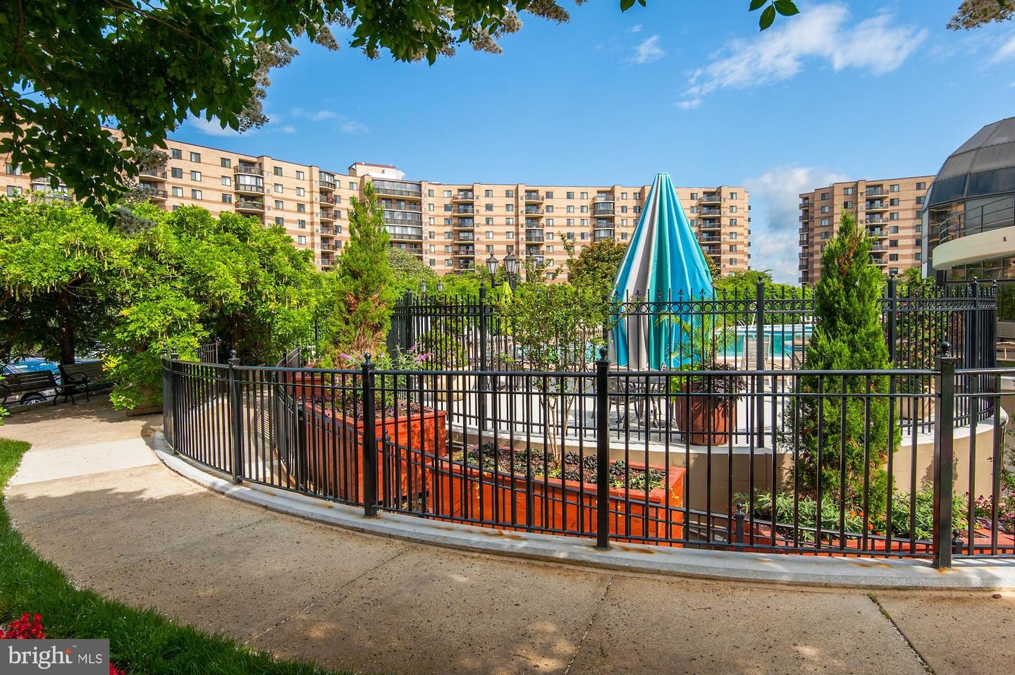 8380 GREENSBORO DR #322, MCLEAN, Virginia 22102, 2 Bedrooms Bedrooms, ,2 BathroomsBathrooms,Residential,For sale,8380 GREENSBORO DR #322,VAFX2283694 MLS # VAFX2283694 8380 GREENSBORO DR #322, MCLEAN, Virginia 22102, 2 Bedrooms Bedrooms, ,2 BathroomsBathrooms,Residential,For sale,8380 GREENSBORO DR #322,VAFX2283694 MLS # VAFX2283694