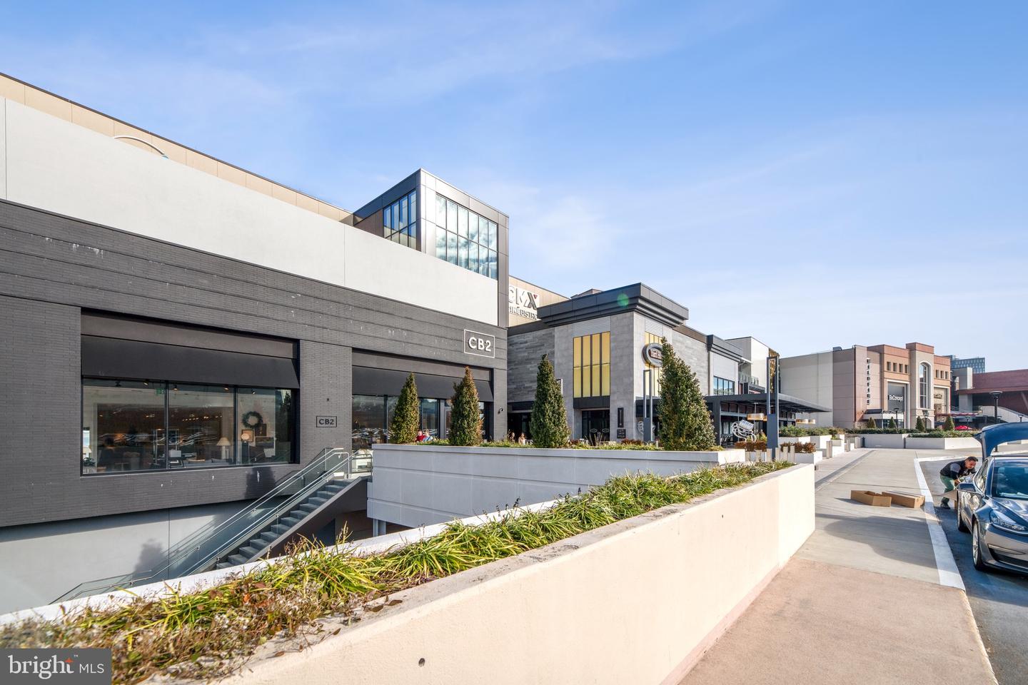 8380 GREENSBORO DR #322, MCLEAN, Virginia 22102, 2 Bedrooms Bedrooms, ,2 BathroomsBathrooms,Residential,For sale,8380 GREENSBORO DR #322,VAFX2283694 MLS # VAFX2283694 8380 GREENSBORO DR #322, MCLEAN, Virginia 22102, 2 Bedrooms Bedrooms, ,2 BathroomsBathrooms,Residential,For sale,8380 GREENSBORO DR #322,VAFX2283694 MLS # VAFX2283694