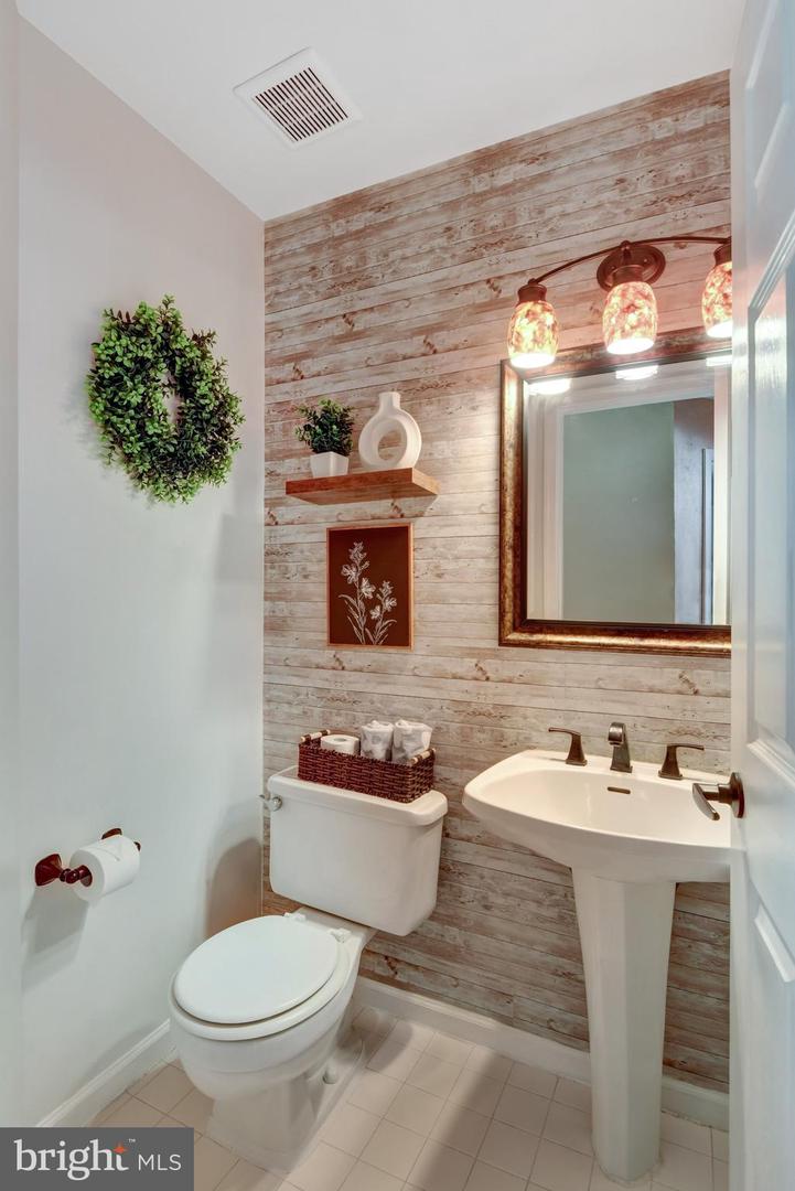 14135 BETSY ROSS LN, CENTREVILLE, Virginia 20121, 3 Bedrooms Bedrooms, ,3 BathroomsBathrooms,Residential,For sale,14135 BETSY ROSS LN,VAFX2283700 MLS # VAFX2283700