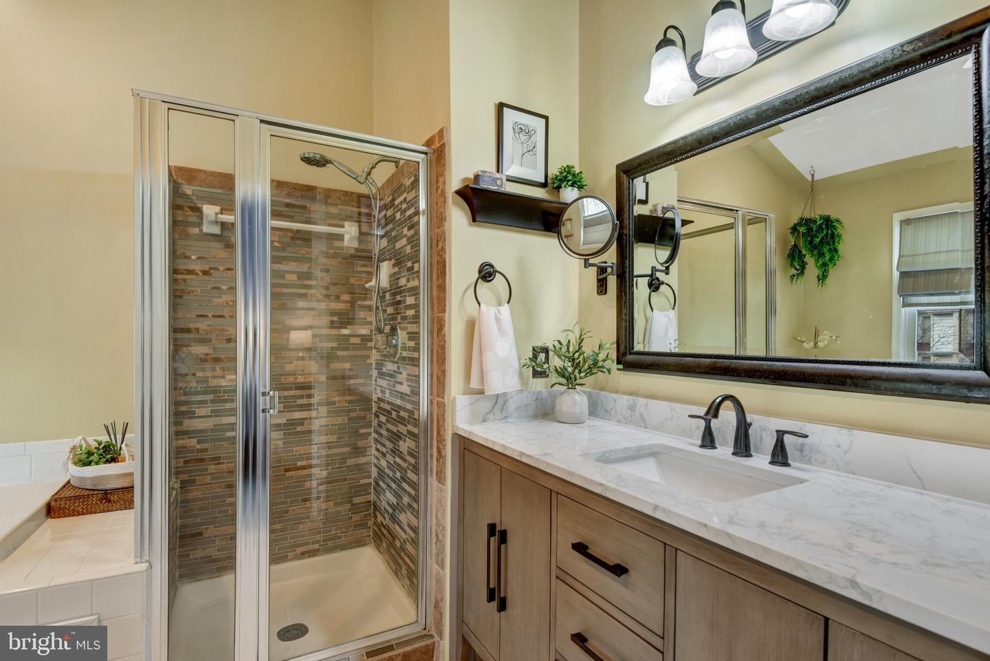 14135 BETSY ROSS LN, CENTREVILLE, Virginia 20121, 3 Bedrooms Bedrooms, ,3 BathroomsBathrooms,Residential,For sale,14135 BETSY ROSS LN,VAFX2283700 MLS # VAFX2283700