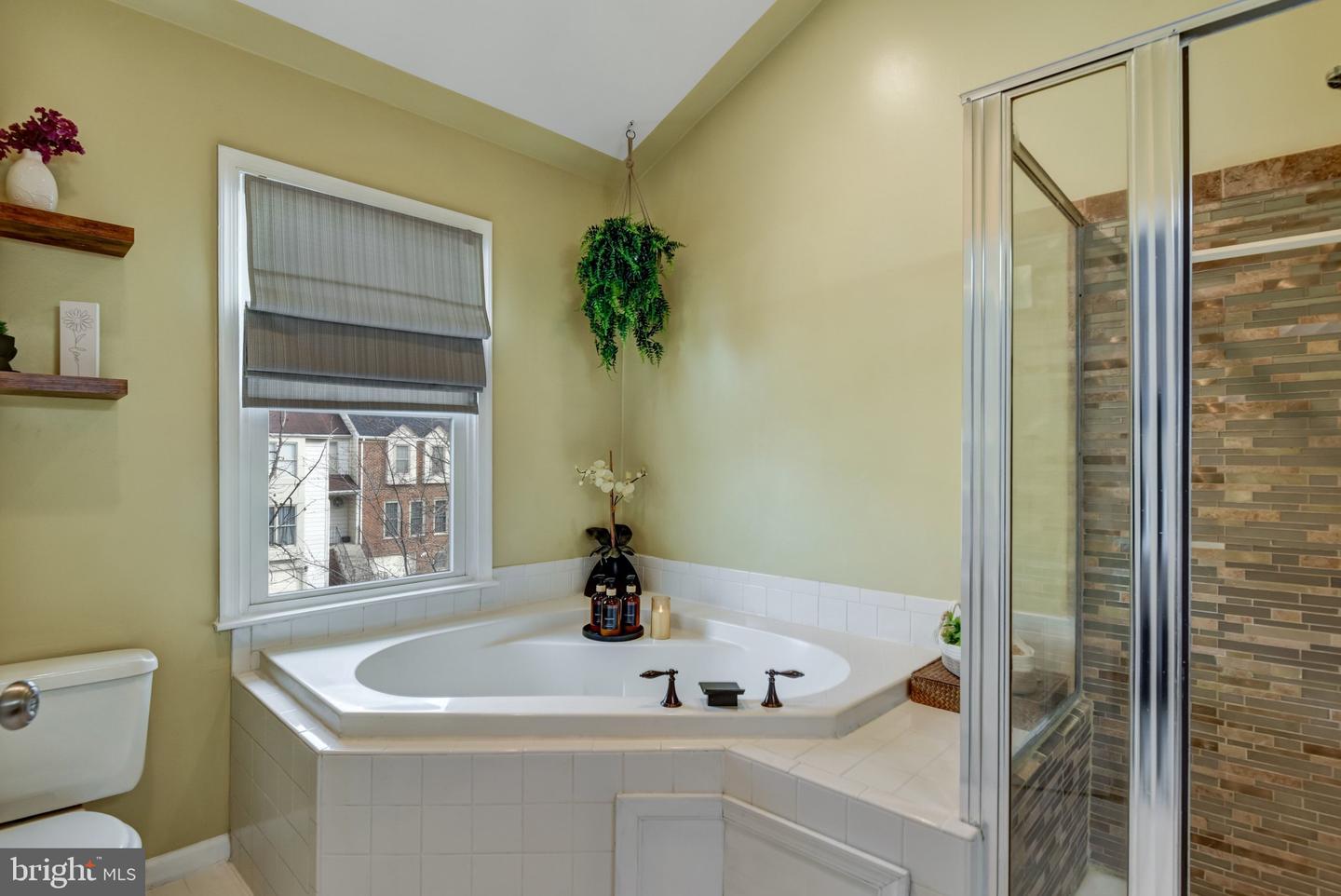 14135 BETSY ROSS LN, CENTREVILLE, Virginia 20121, 3 Bedrooms Bedrooms, ,3 BathroomsBathrooms,Residential,For sale,14135 BETSY ROSS LN,VAFX2283700 MLS # VAFX2283700