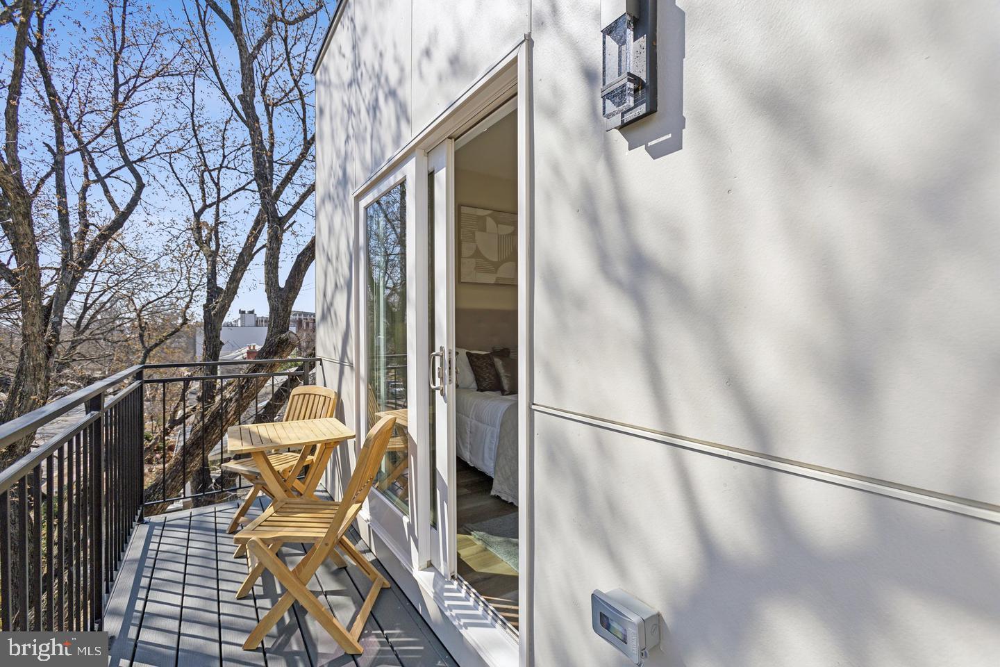 1016 RHODE ISLAND AVE NE #5, WASHINGTON, District Of Columbia 20018, 2 Bedrooms Bedrooms, ,1 BathroomBathrooms,Residential,For sale,1016 RHODE ISLAND AVE NE #5,DCDC2238870 MLS # DCDC2238870