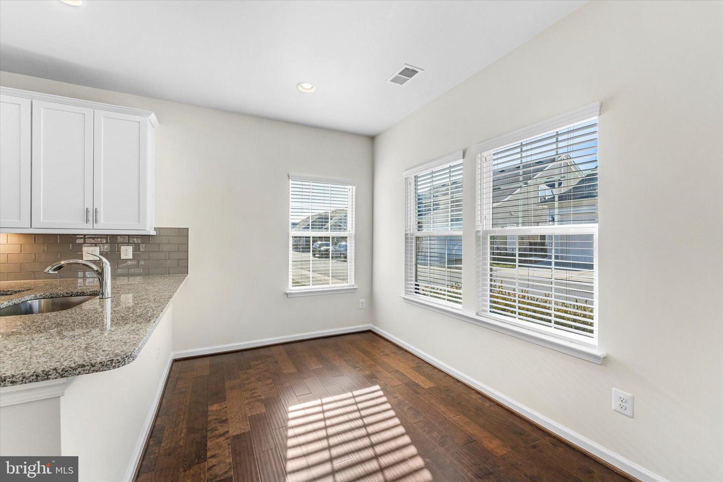 67 HARPERS MILL WAY, LOVETTSVILLE, Virginia 20180, 2 Bedrooms Bedrooms, 10 Rooms Rooms,2 BathroomsBathrooms,Residential,For sale,67 HARPERS MILL WAY,VALO2113040 MLS # VALO2113040