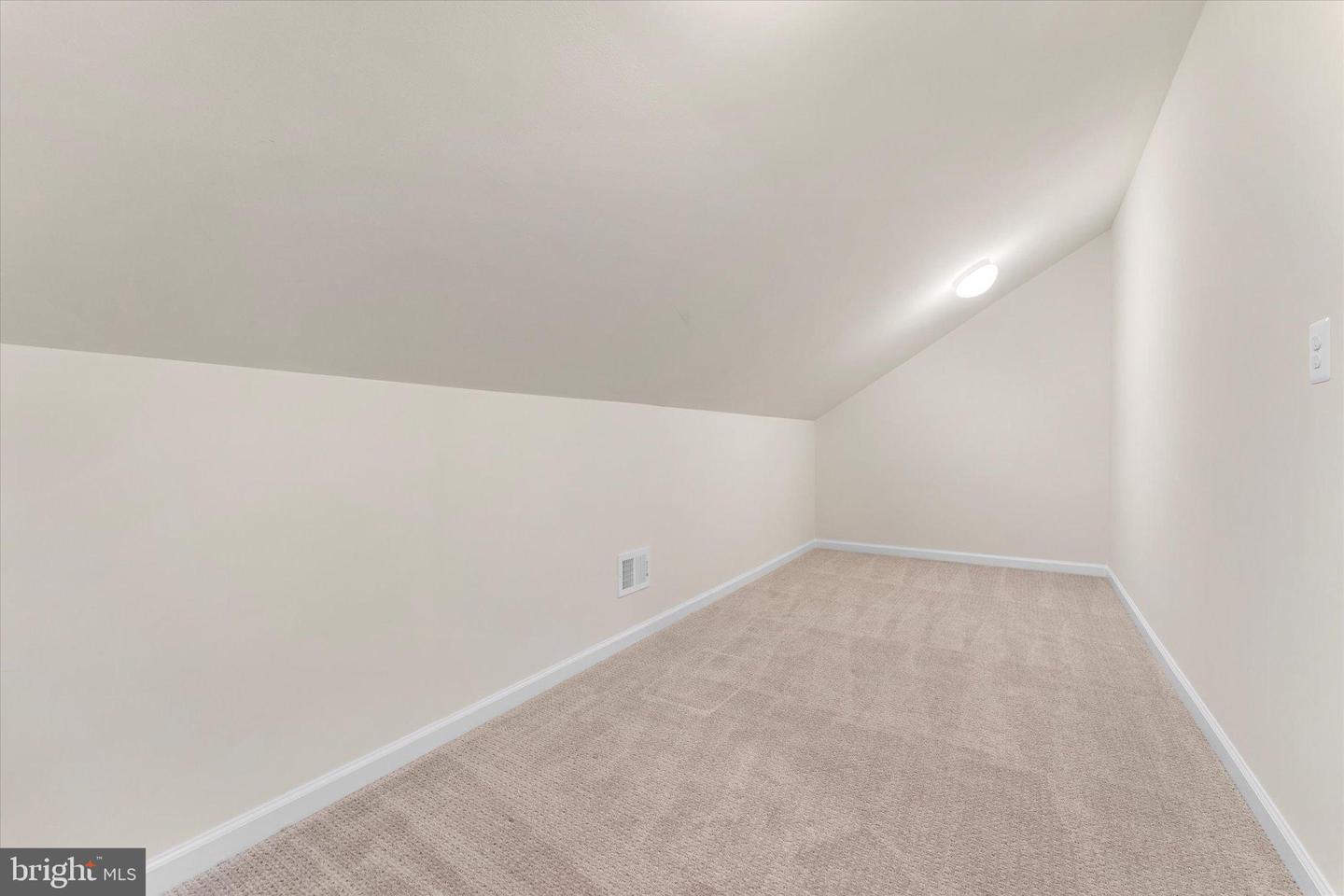 67 HARPERS MILL WAY, LOVETTSVILLE, Virginia 20180, 2 Bedrooms Bedrooms, 10 Rooms Rooms,2 BathroomsBathrooms,Residential,For sale,67 HARPERS MILL WAY,VALO2113040 MLS # VALO2113040