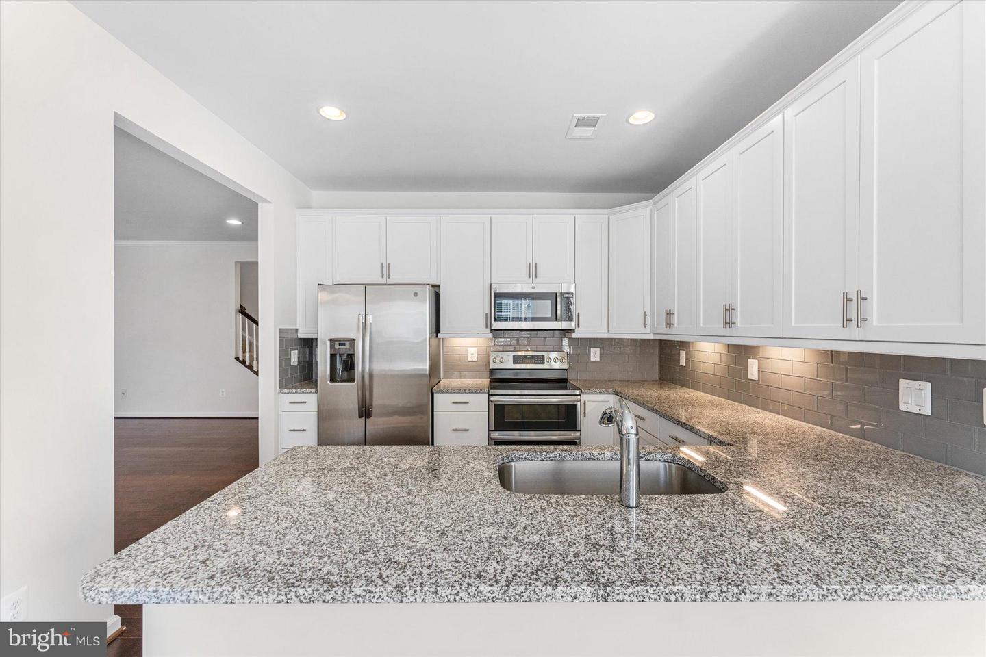 67 HARPERS MILL WAY, LOVETTSVILLE, Virginia 20180, 2 Bedrooms Bedrooms, 10 Rooms Rooms,2 BathroomsBathrooms,Residential,For sale,67 HARPERS MILL WAY,VALO2113040 MLS # VALO2113040